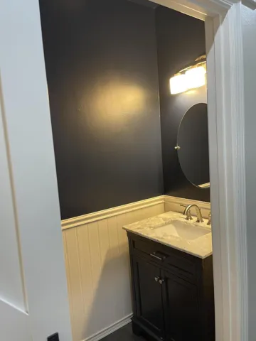 1 FLOOR HALF BATH