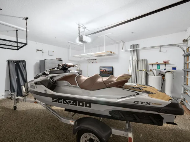 2 CAR GARAGE
