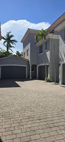 1000164943