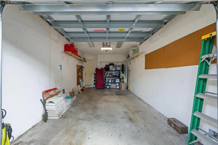 9822 garage 2