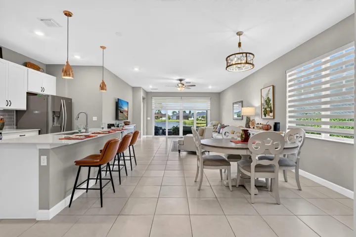2048 living to lanai waterview