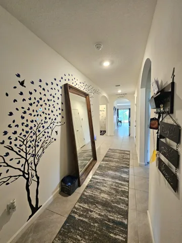 1111107 Entry hall