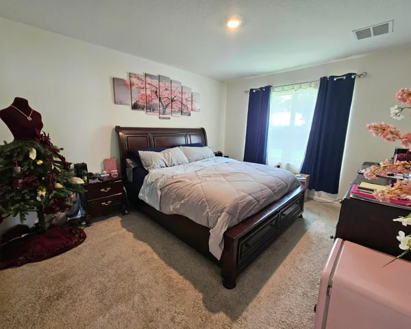 1017 Main bed room