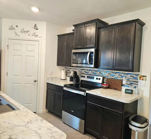 1017 Kitchen