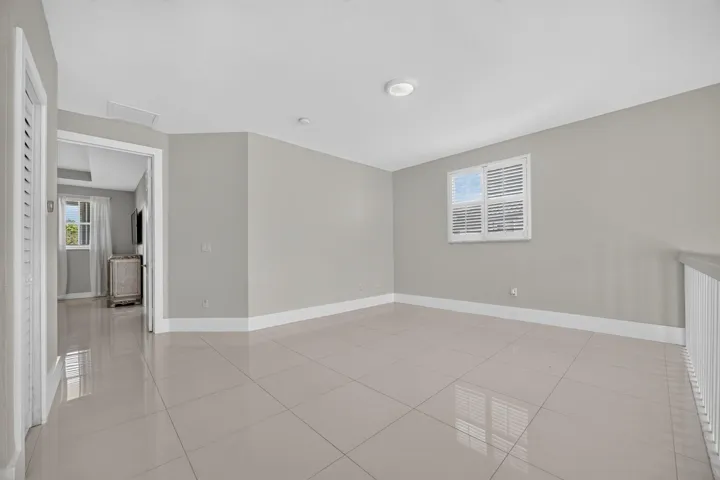 16401 SW 78th Ter Miami, FL, 33193