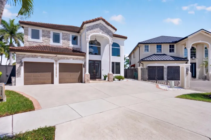 16401 SW 78th Ter Miami, FL, 33193