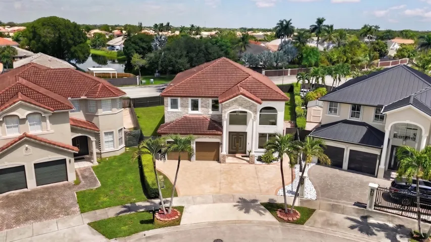 16401 SW 78th Ter Miami, FL, 33193