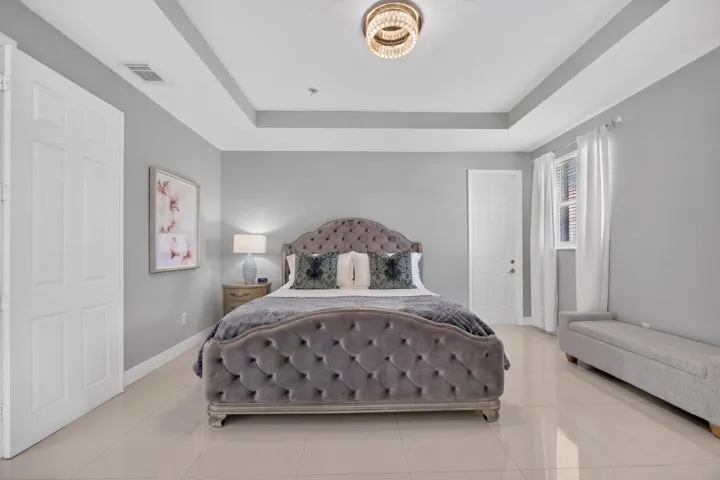 16401 SW 78th Ter Miami, FL, 33193