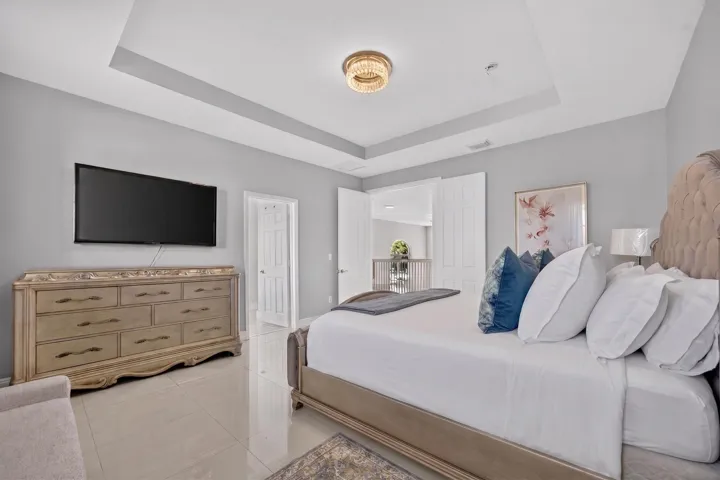 16401 SW 78th Ter Miami, FL, 33193
