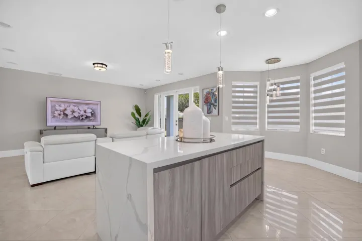 16401 SW 78th Ter Miami, FL, 33193