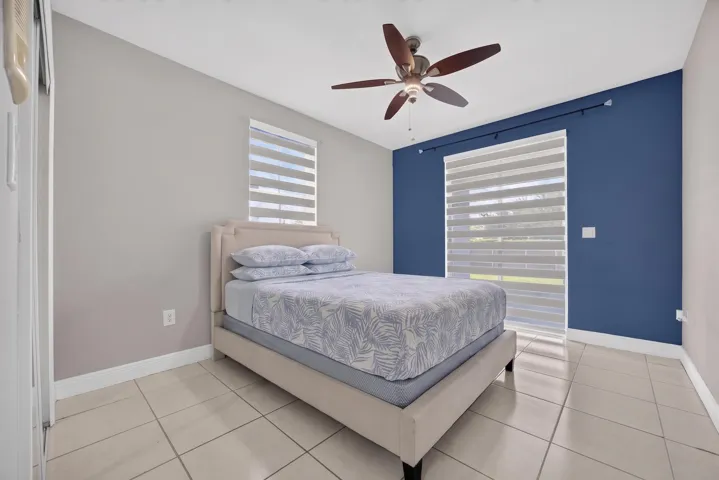 16401 SW 78th Ter Miami, FL, 33193