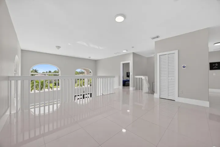 16401 SW 78th Ter Miami, FL, 33193