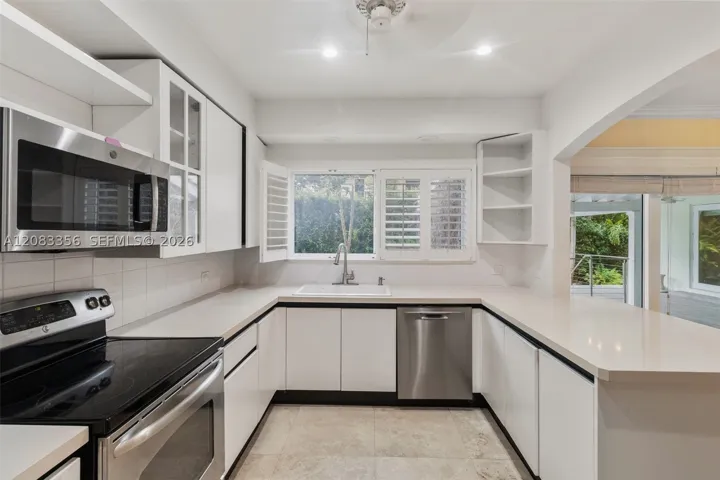 Large Gourmet Kitchen