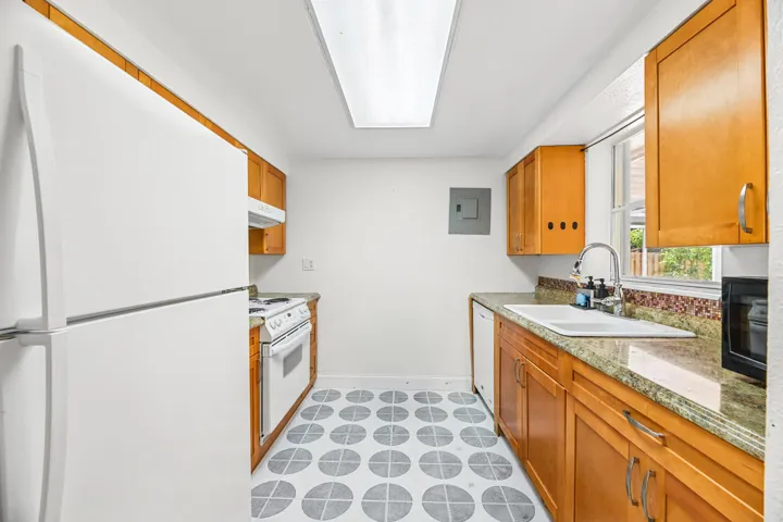20260916 - 522 Heron Dr - MR-10