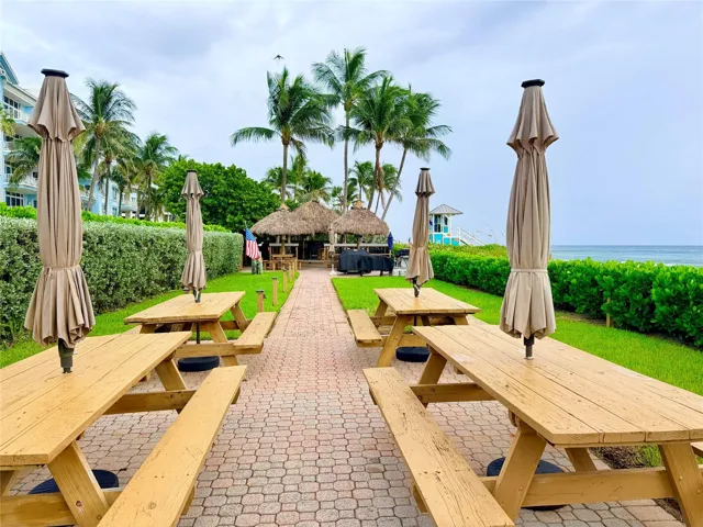 OH PRIVATE TIKI AREA