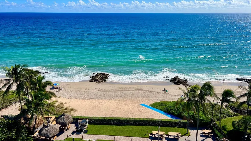Ocean Harbor PRIVATE BEACH and TIKI