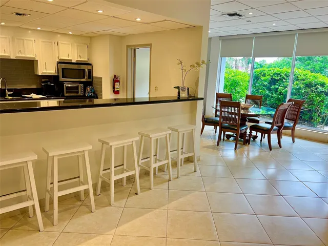 OH SOCIAL ROOM KITCHEN