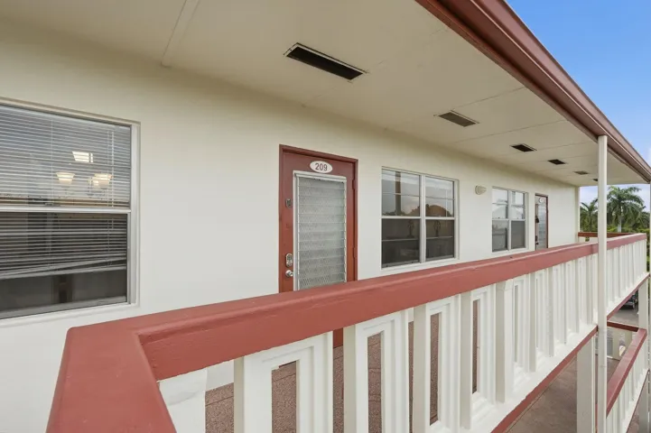 25-web-or-mls-209_Brighton_E_06032