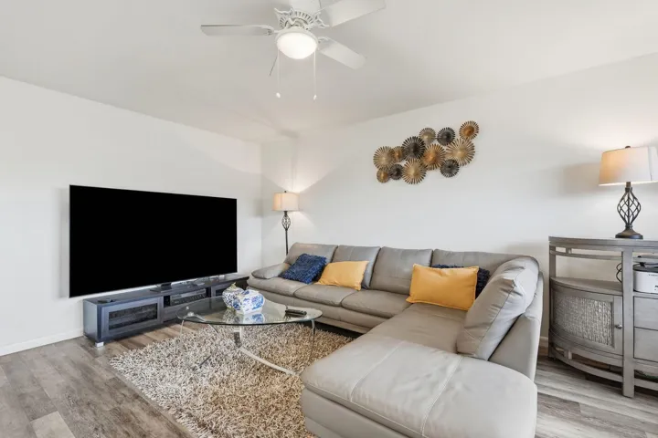 18-web-or-mls-209_Brighton_E_05999
