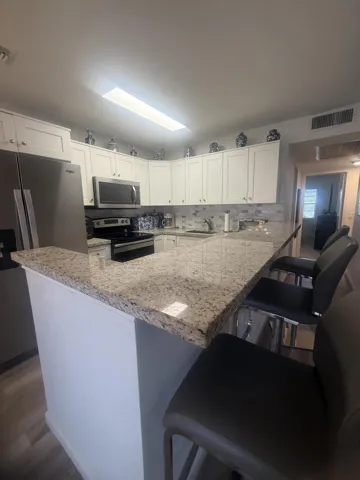 1-web-or-mls-209_Brighton_E_05933