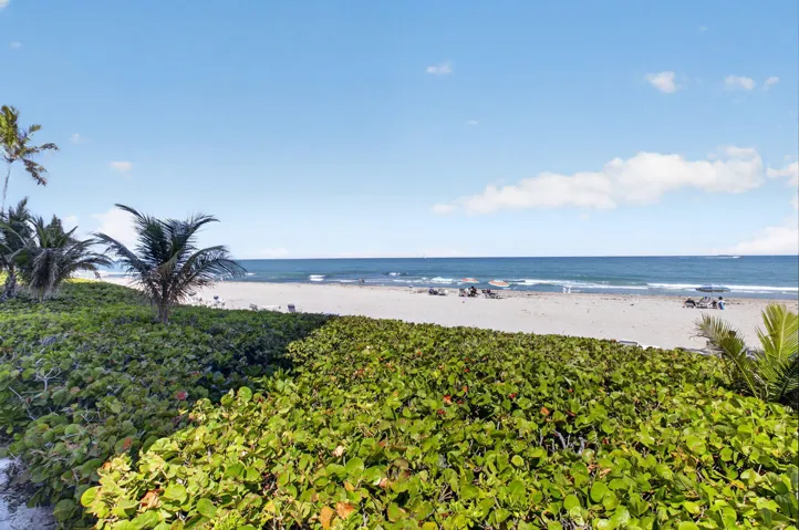 RELAX AND ENJOY THE OCEAN BREEZES