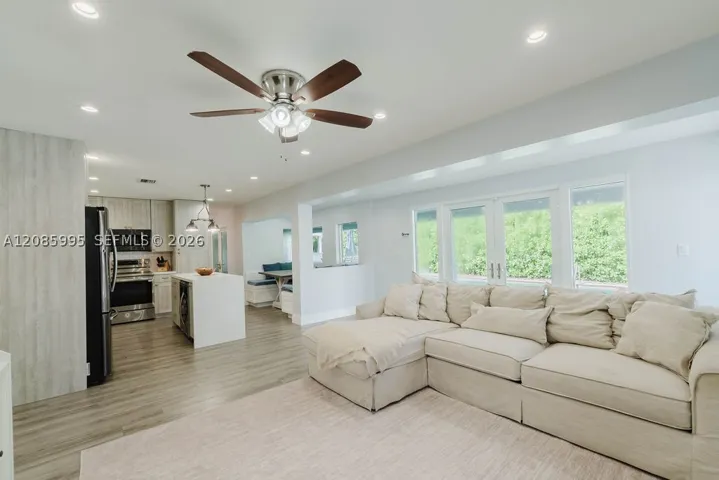 1732 Sw 103rd Pl, Miami, Florida 33165