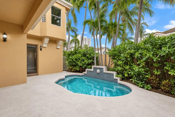 Pool Home 1
