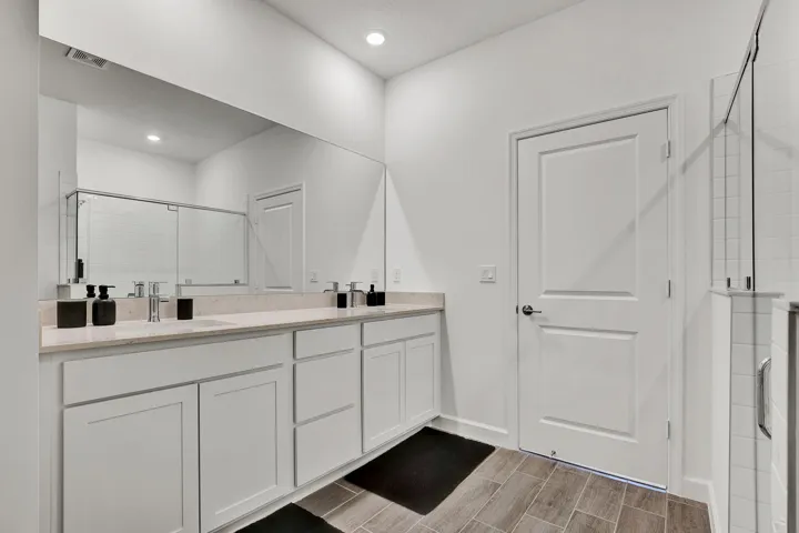PBH_Arden_Azalea_Pic_Owners_Bath_2of3_F1