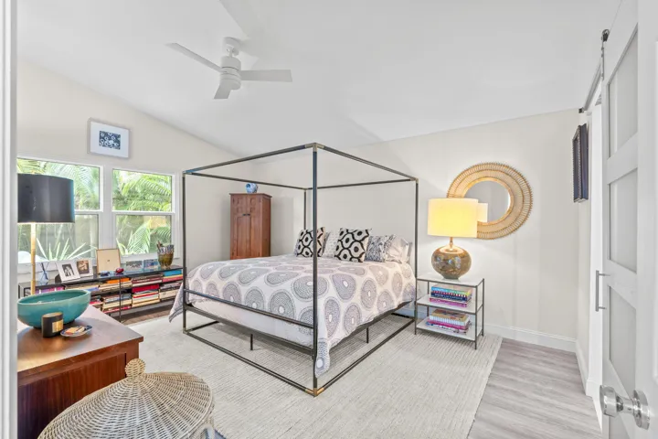 19-web-or-mls-A7409213