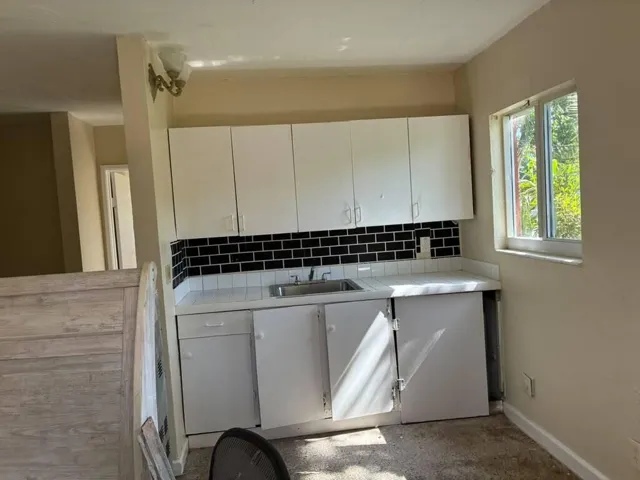 829 nw 10 ter #5 kitchen