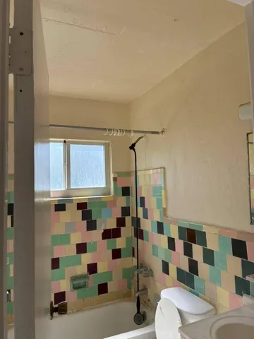 829 nw 10 ter #5 bathroom