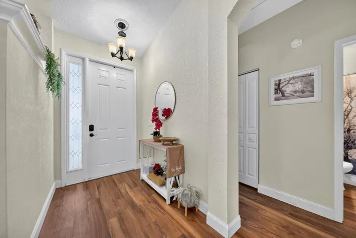 foyer1.jpg-SMALL