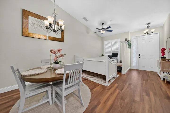 diningfoyer1.jpg-SMALL