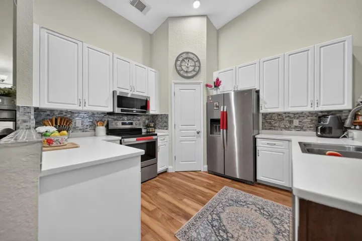 kitchen3.jpg-SMALL