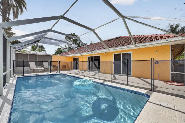 Pool / Patio