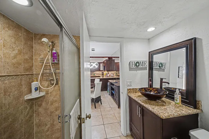 10 Full Bath