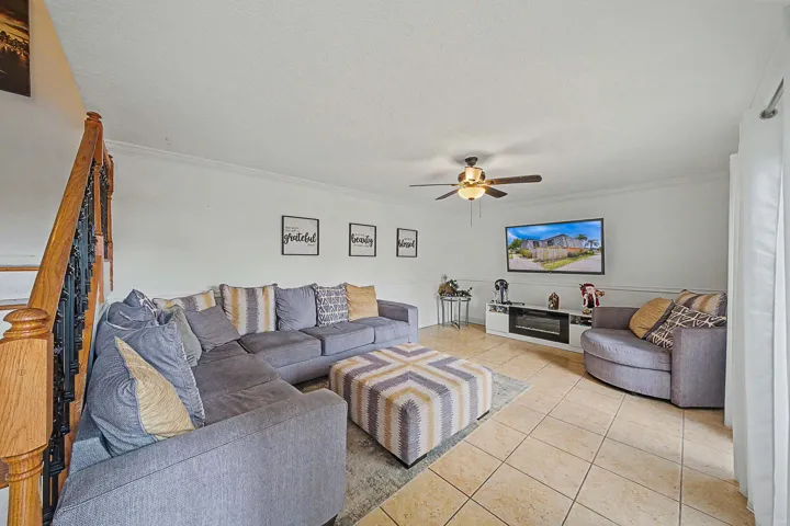4 Living Area (1)