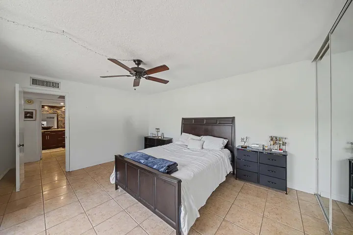 19 Bedroom B (3)