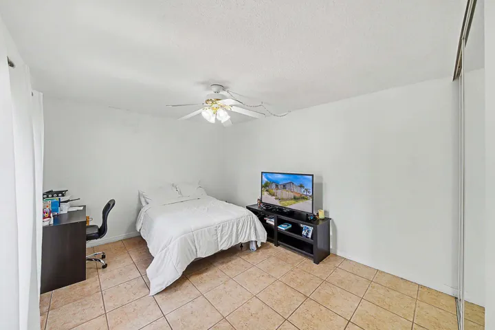 16 Bedroom A (1)