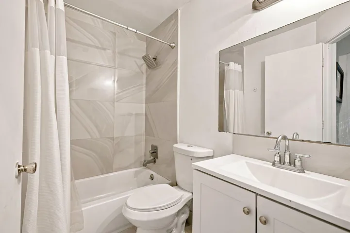 25-web-or-mls-3370-beau-rivage-dr-3-g