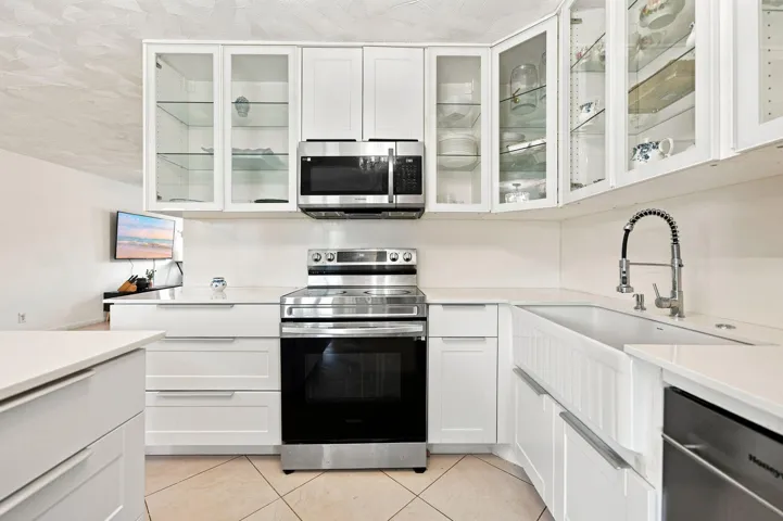16-web-or-mls-3370-beau-rivage-dr-3-g