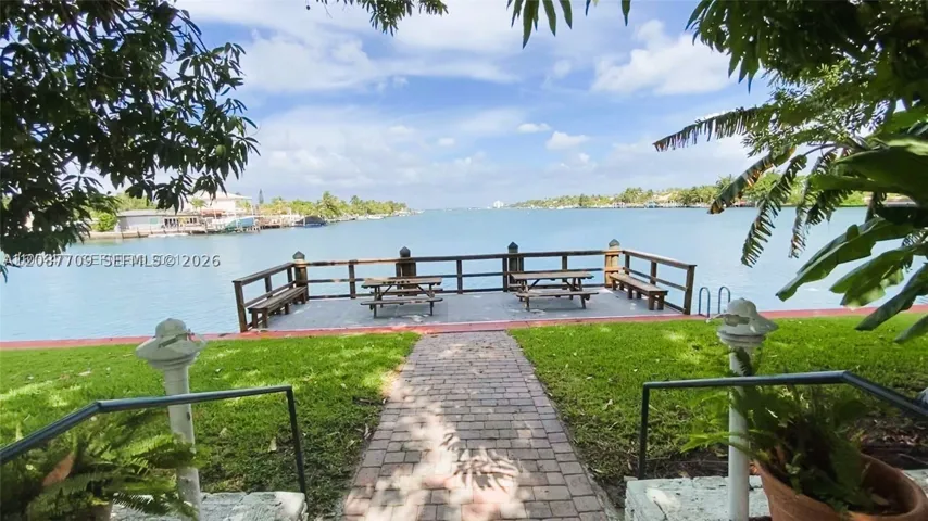 Dock