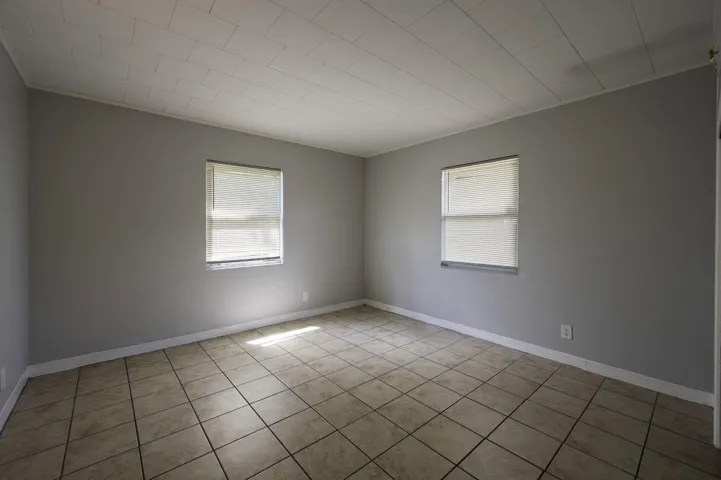 22-web-or-mls-5136_Bed Room1-2