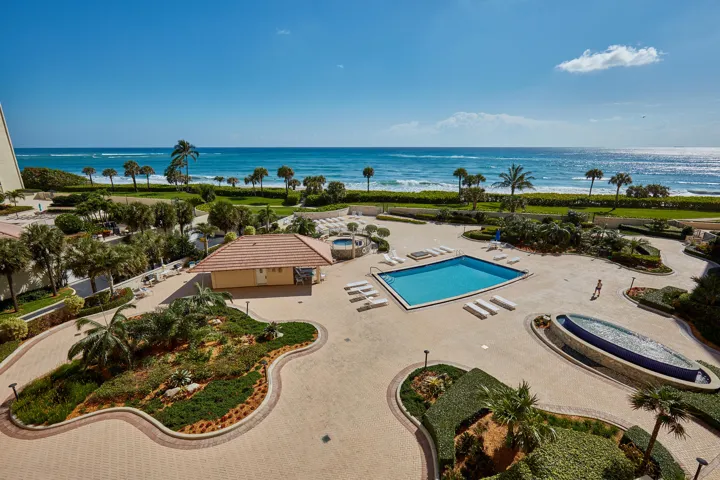 300 Ocean Trail Pool Deck