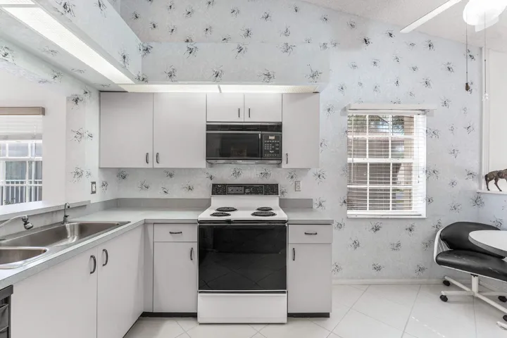 010-14388EmeraldLakeDrive-3-DelrayBeach-