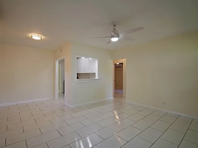 006-007-Dining Area-2048x1536