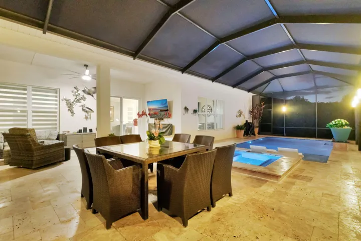 Large Outdoor Entertaining Area