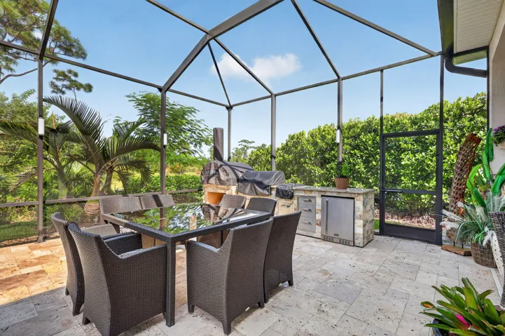 Large outdoor entertaining area