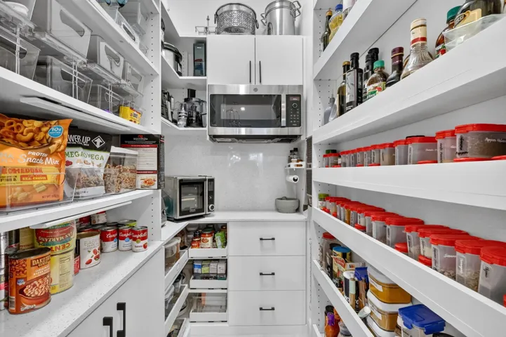 Pantry Walkin