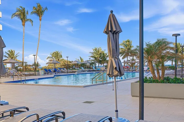 Community-Pool